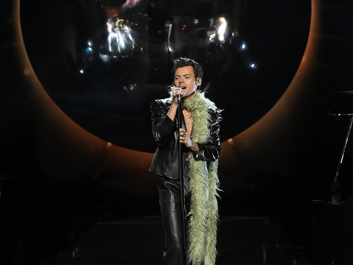 Grammy Awards 2021: O Ηarry Styles ήταν ο πιο καλοντυμένος άντρας της βραδιάς