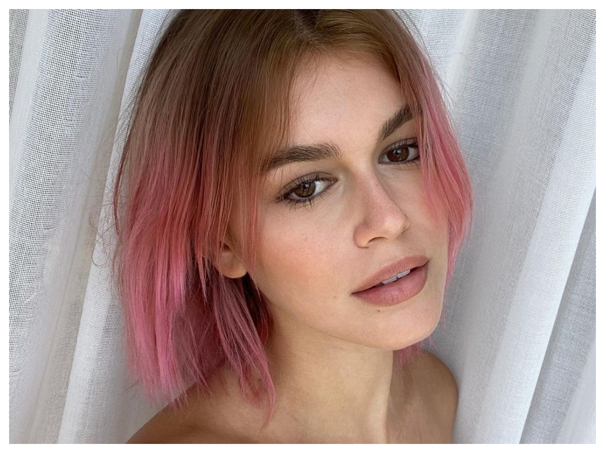 Ροζ, ξανθά, καστανά: τι είπε η Kaia Gerber για όλες αυτές τις αλλαγές στα μαλλιά της