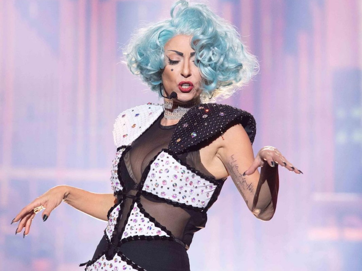 YFSF: Η απίστευτη ομοιότητα της Ματθίλδης Μαγγίρα με την Lady Gaga – Τα έσπασε στη σκηνή