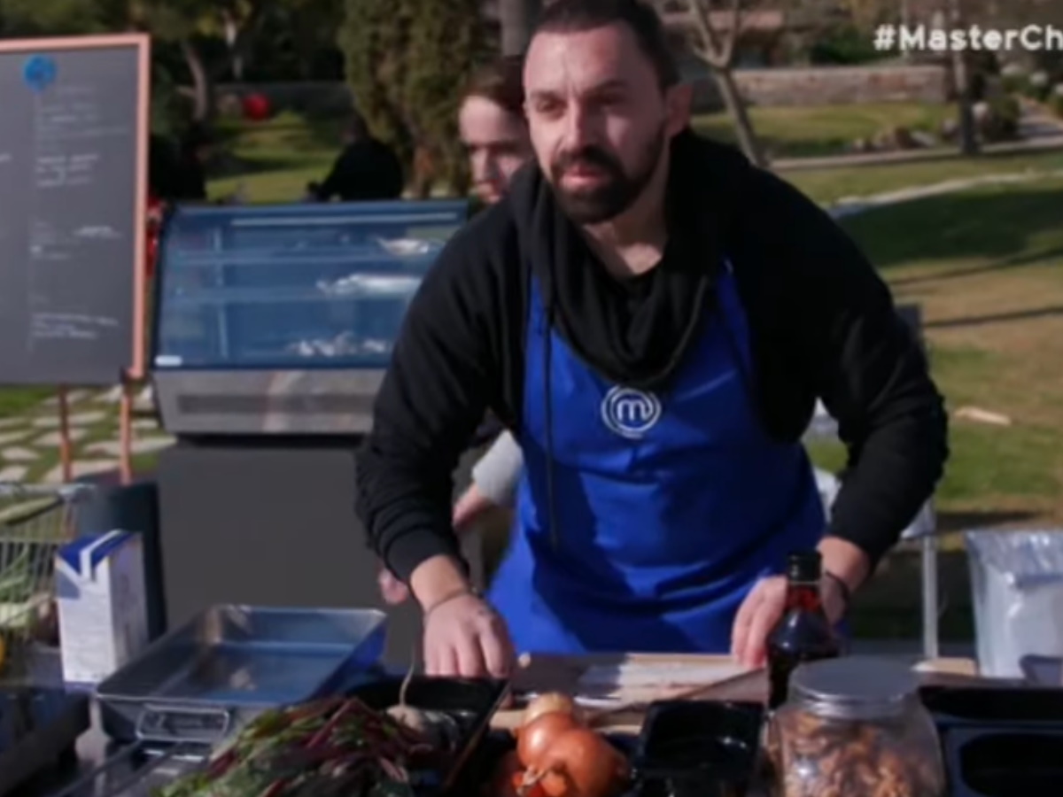 MasterChef: Ο Νίκος μπέρδεψε τον Ναό του Ποσειδώνα με τον Παρθενώνα και το Twitter έπεσε να τον φάει