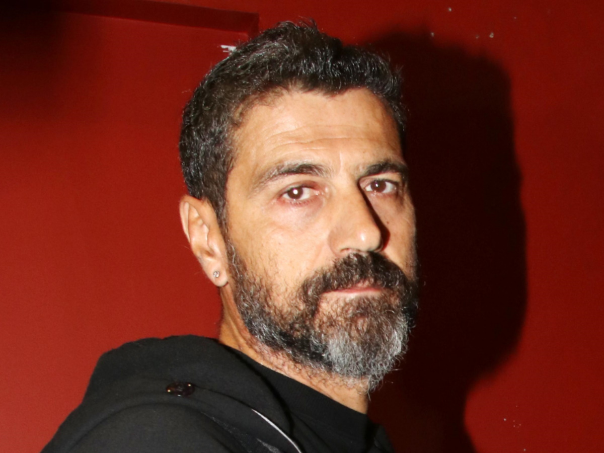 Κώστας Φαλελάκης: “Η σχέση μου με τον Μηνά Χατζησάββα μέτρησε στο να μη δεχτώ σεξουαλική παρενόχληση”
