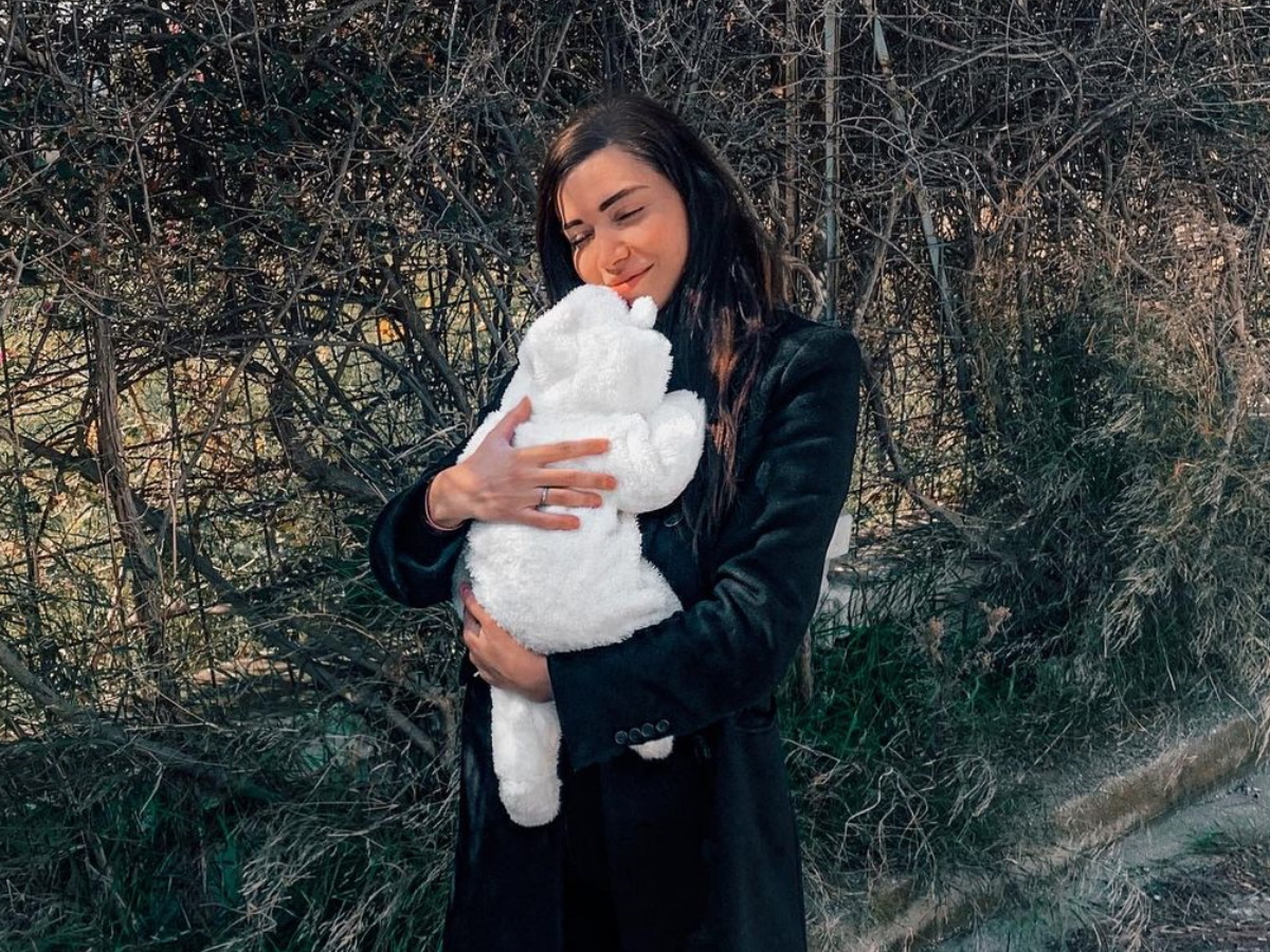 Όλγα Φαρμάκη: Full time μανούλα! Οι βόλτες με την τριών μηνών κόρη της