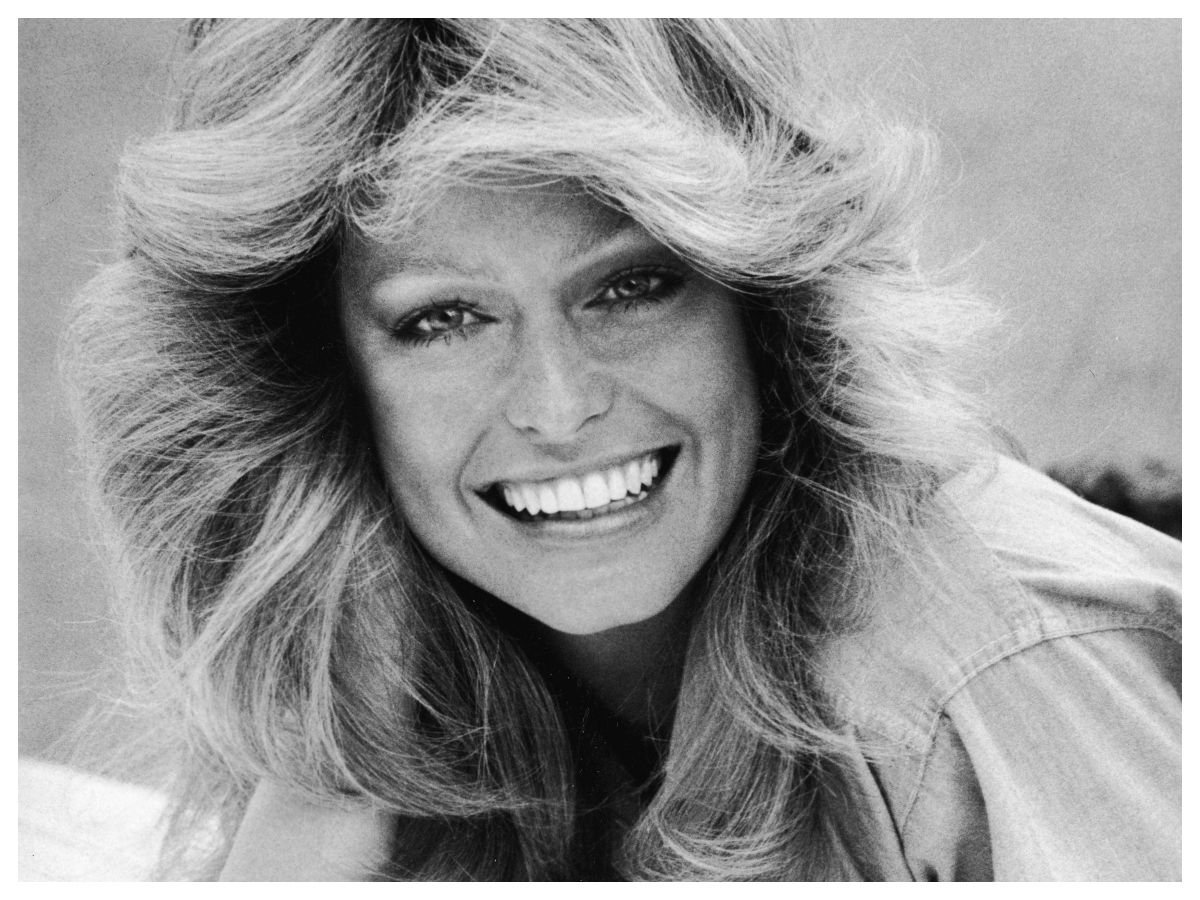 Farrah Fawcett Flip: όλοι στο Tik Tok προσπαθούν να πετύχουν τα μαλλιά της Farrah Fawcett