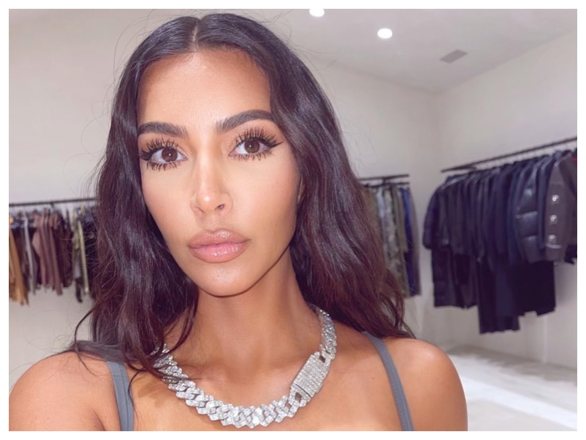 Η Kim Kardashian μας δείχνει πώς να κάνουμε το no makeup makeup που αγαπά, σε μόλις πέντε λεπτά