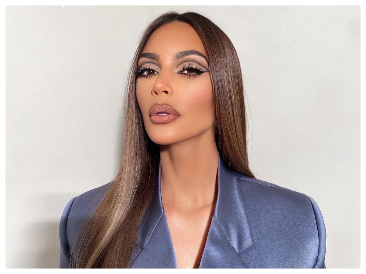Glass hair: ο κομμωτής της Kim Kardashian αποκάλυψε πώς θα πετύχουμε αυτή τη λάμψη στα μαλλιά