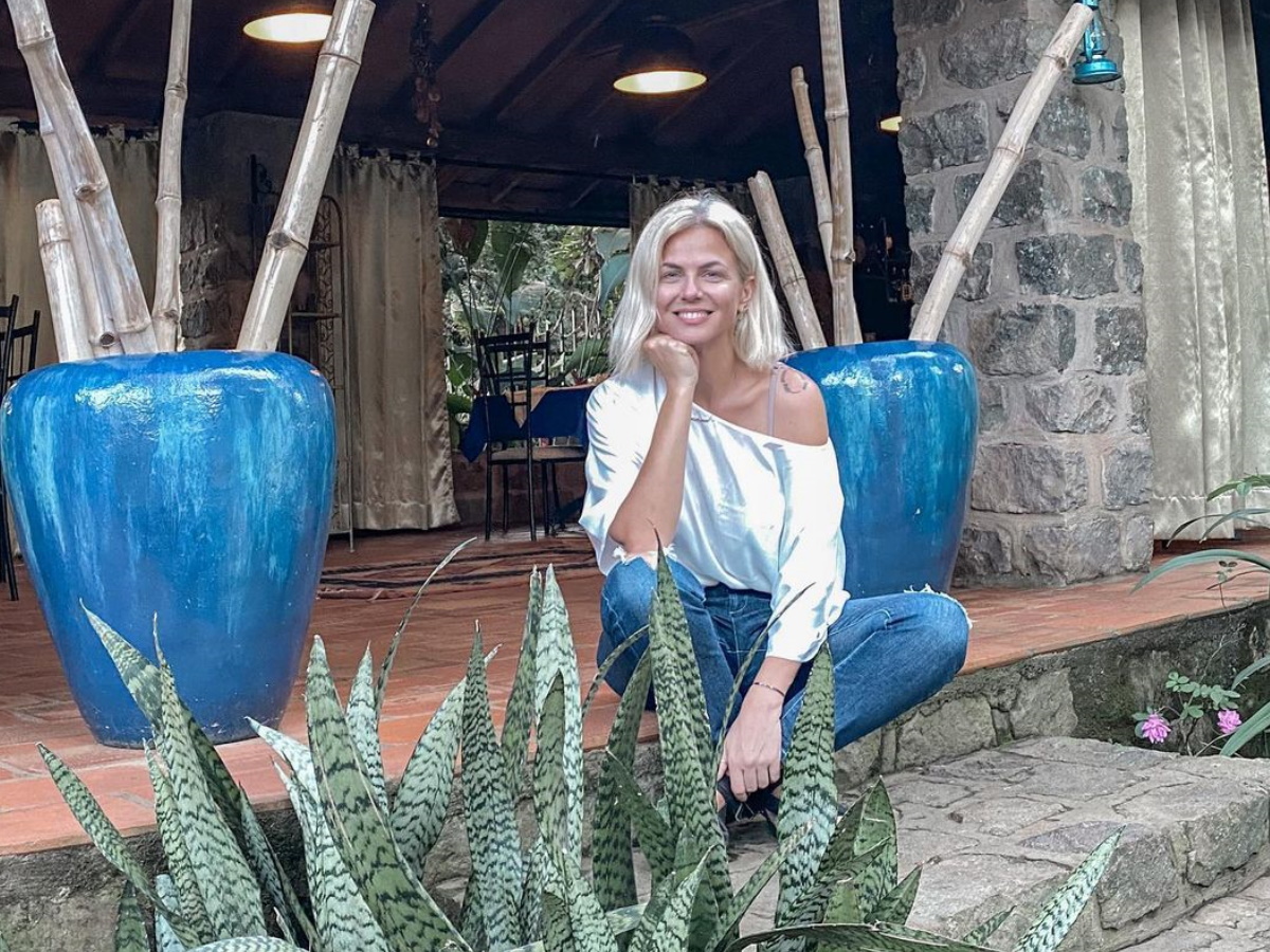 Xριστίνα Κοντοβά: Eπέστρεψε στην Ουγκάντα – Η τρυφερή φωτογραφία με το κοριτσάκι που θα υιοθετήσει