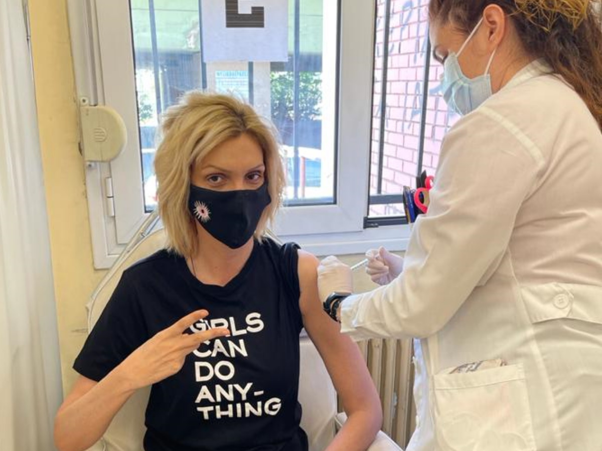 Σάσα Σταμάτη: Έκανε το εμβόλιο κατά του κορονοϊού – Φωτογραφίες
