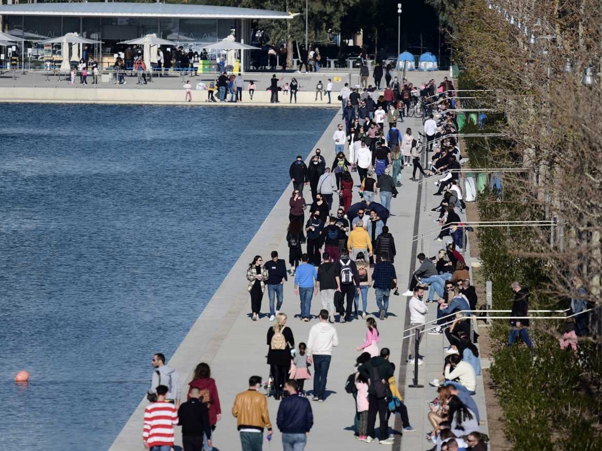 Κορονοϊός: Ανακοινώνονται νέα μέτρα – Μάσκες παντού και αναστολή εκδηλώσεων