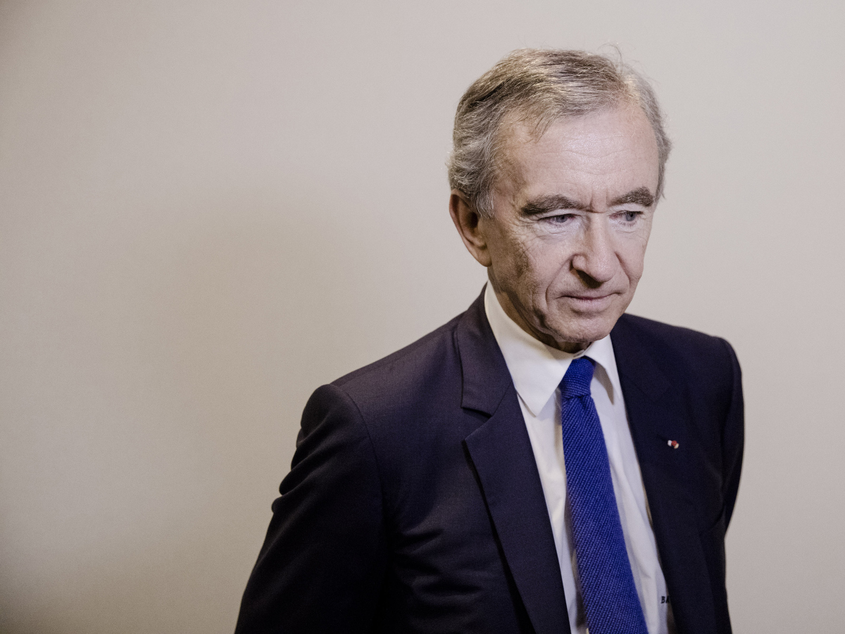 Ο ιδιοκτήτης της Louis Vuitton, Bernard Arnault είναι ο πλουσιότερος άνθρωπος στο κόσμο