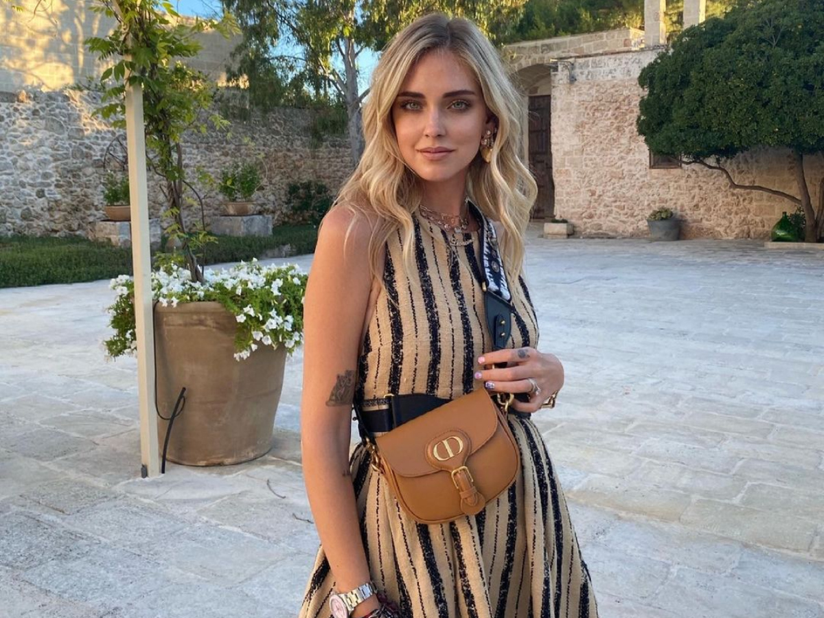 H Chiara Ferragni θυμάται τα πιο στιλάτα καλοκαιρινά σύνολα της