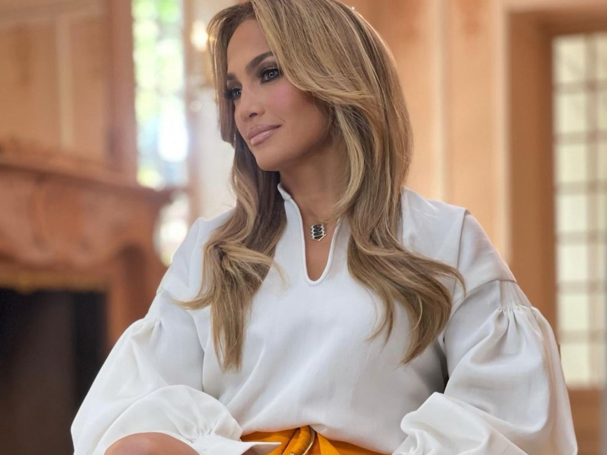 Η Jennifer Lopez σε αυτό το post φοράει τις πιο extreme πλατφόρμες