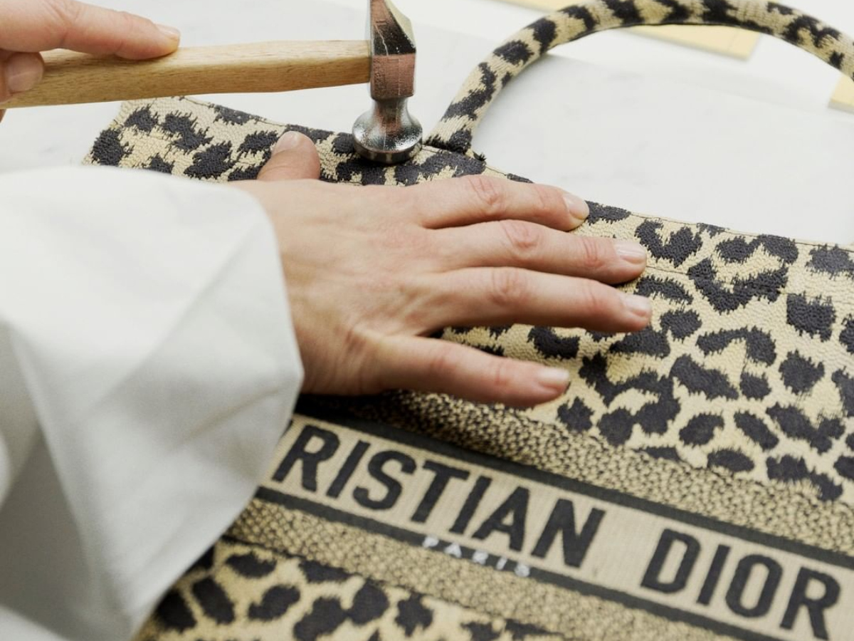 Ο Dior συνεργάζεται με Έλληνες δημιουργούς για τη συλλογή που θα δούμε στο Καλλιμάρμαρο