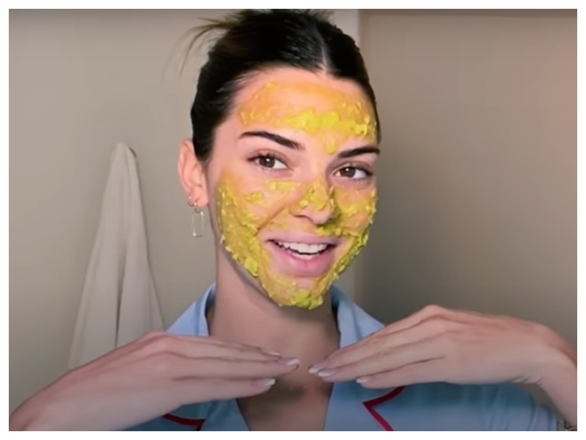 Η Kendall Jenner μόλις μας έδειξε πώς να κάνουμε την αγαπημένη της μάσκα με αβοκάντο