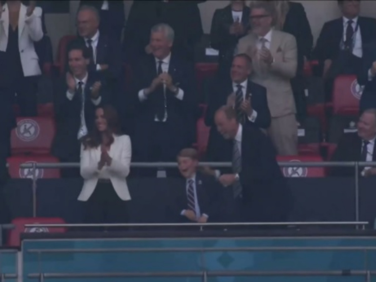 Euro 2021: Οι πανηγυρισμοί του πρίγκιπα Ουίλιαμ με την Κέιτ Μίντλετον και τον πρίγκιπα George στο γκολ της Αγγλίας