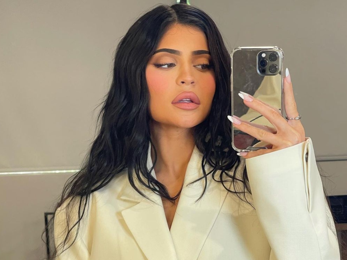 Η Kylie Jenner αποκάλυψε ότι η κόρη της ετοιμάζει ένα… μυστικό brand!