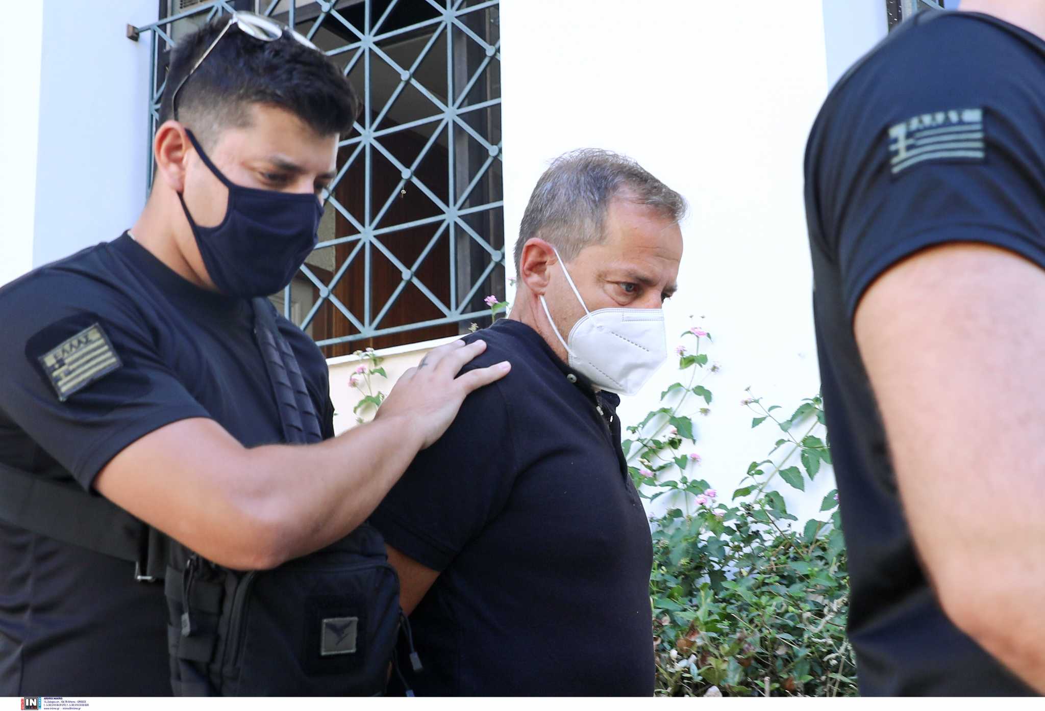 Δημήτρης Λιγνάδης: Aρνήθηκε να απαντήσει στις ερωτήσεις της ανακρίτριας για τους δυο βιασμούς