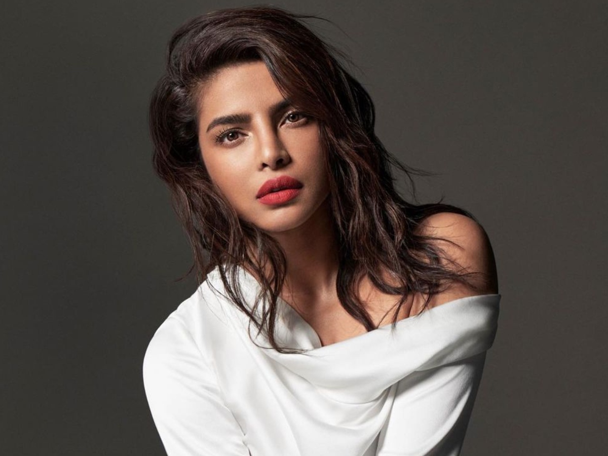 Αυτή η φωτογραφία της Priyanka Chopra είναι η απόδειξη ότι τα φρύδια είναι το παν!