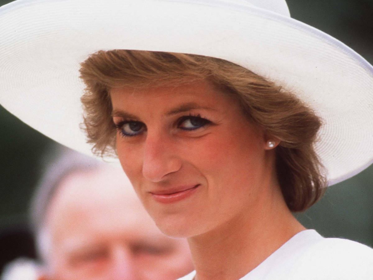 Πριγκίπισσα Νταϊάνα: 24 χρόνια από τον τραγικό θάνατό της – Οι εικόνες από το τροχαίο και τα μηνύματα θλίψης