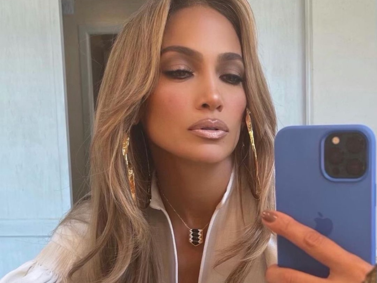 Η Jennifer Lopez υιοθέτησε το απόλυτο nail look της σεζόν