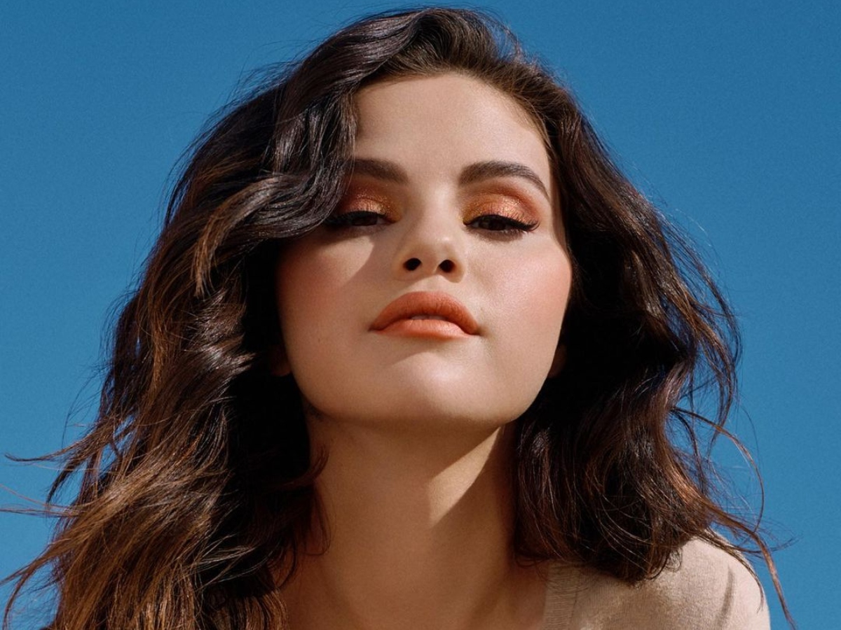 Η Selena Gomez με το τέλειο fling eyeliner