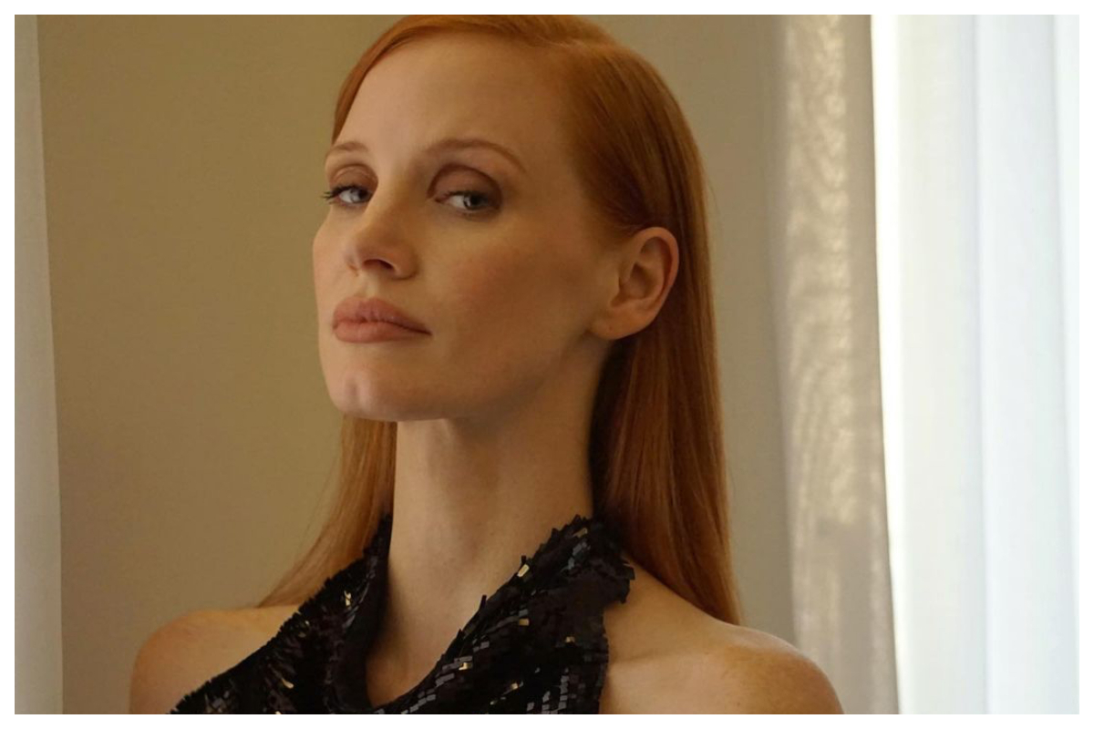 To hairstyle της Jessica Chastain που θα λατρέψεις αν έχεις σγουρά μαλλιά