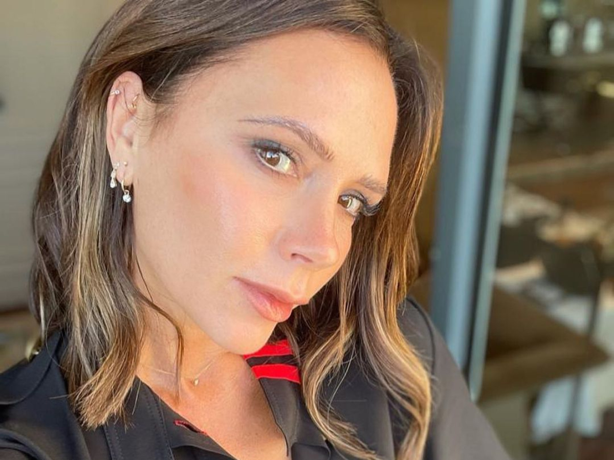 H Victoria Beckham λατρεύει αυτή την φθινοπωρινή τάση