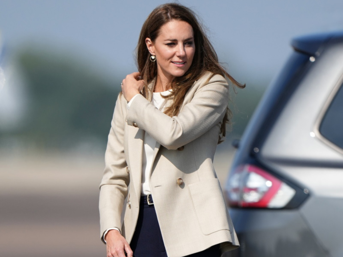 H  Kate Middleton με αυτό το σύνολο έβαλε ξανά στο «χάρτη» το μπεζ σακάκι