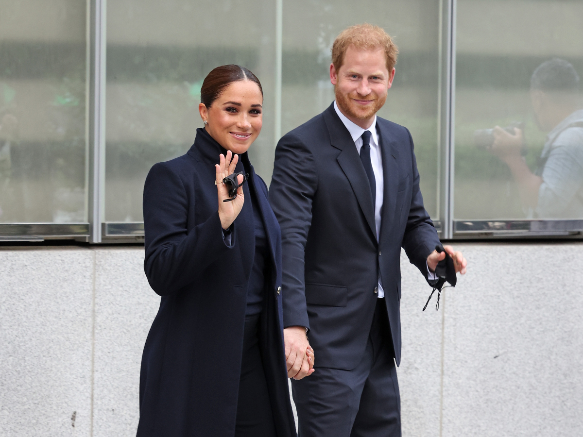 Meghan Markle: Total black επέλεξε στην πρώτη δημόσια εμφάνιση μετά από πολύ καιρό