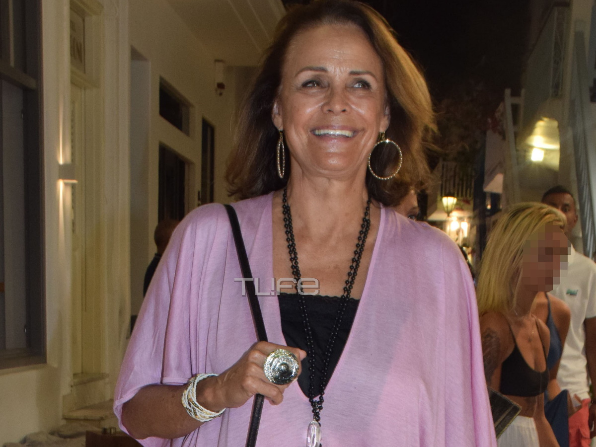 Κορίνα Τσοπέη: Η μοναδική Ελληνίδα Μις Υφήλιος γίνεται «μούσα» σε φωτογράφιση, σε ηλικία 80 ετών