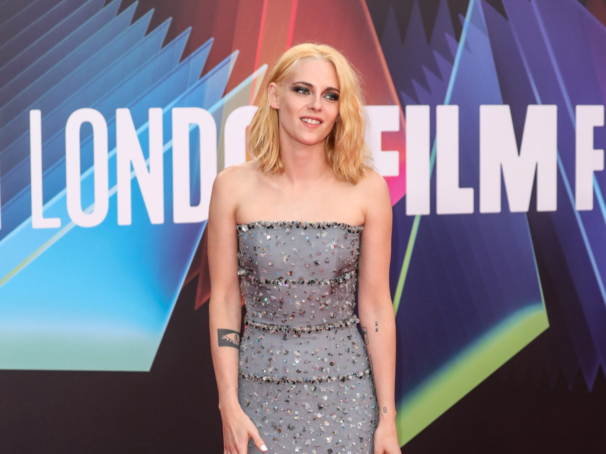 H Kristen Stewart με Couture Chanel δημιουργία στην πρεμιέρα της ταινίας της