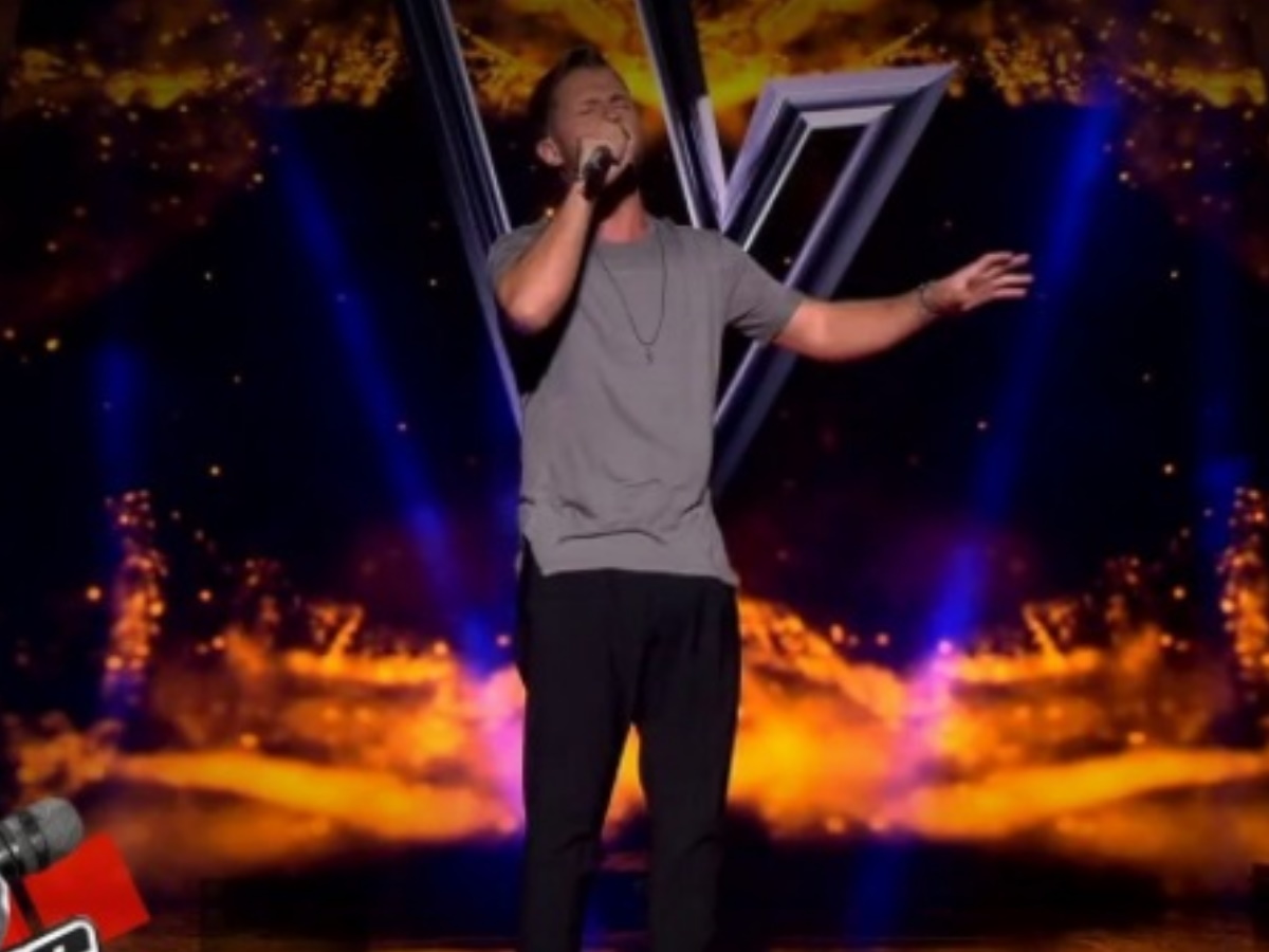 The Voice: Αδελφός γνωστής τραγουδίστριας πήγε στο show και κατάφερε να γυρίσει και τις τέσσερις καρέκλες