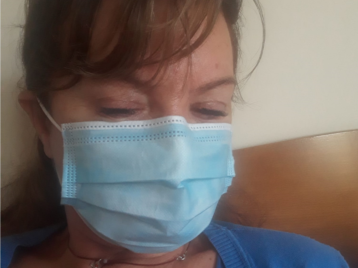 Ελένη Δήμου για την υγεία της: «Αν δεν πάω καλά με τον κορονοϊό, θέλω να πεθάνω σπίτι μου»