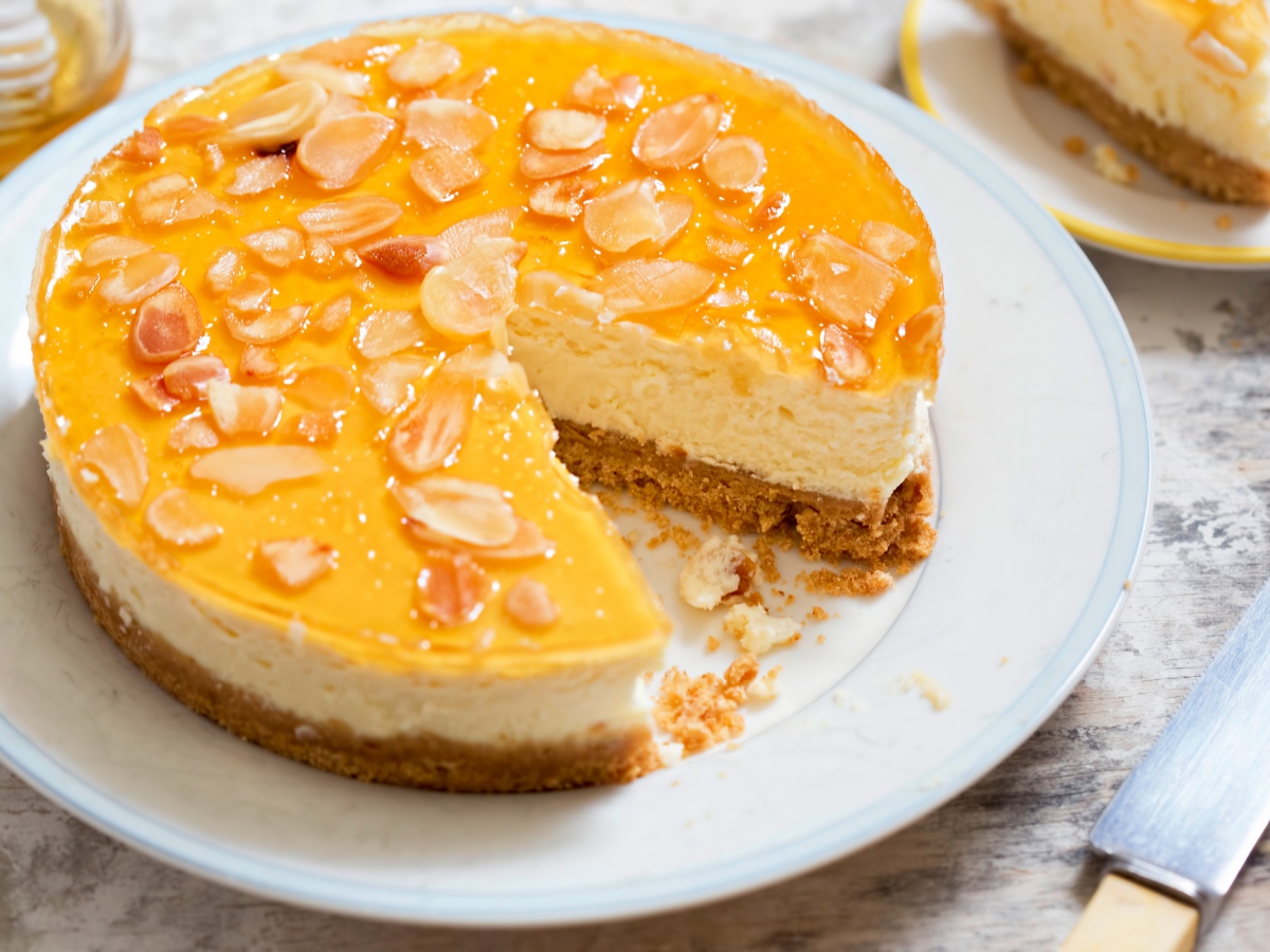 Συνταγή για ανάλαφρο ελληνικό cheesecake με μέλι και γιαούρτι