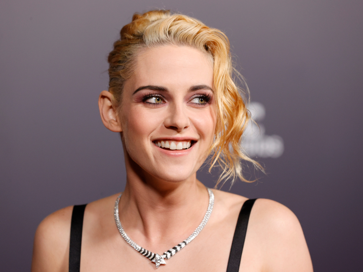 H Kristen Stewart εμφανίστηκε στο κόκκινο χαλί με… μικροσκοπικό top