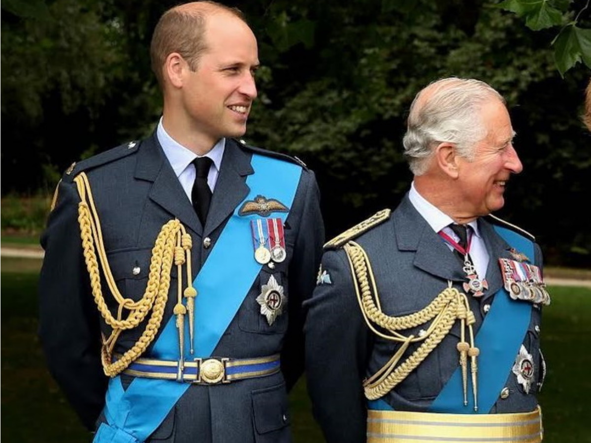 Πρίγκιπας Κάρολος – Πρίγκιπας Ουίλιαμ: Πατέρας και γιος ποζάρουν μαζί σε ένα σπάνιο στιγμιότυπο