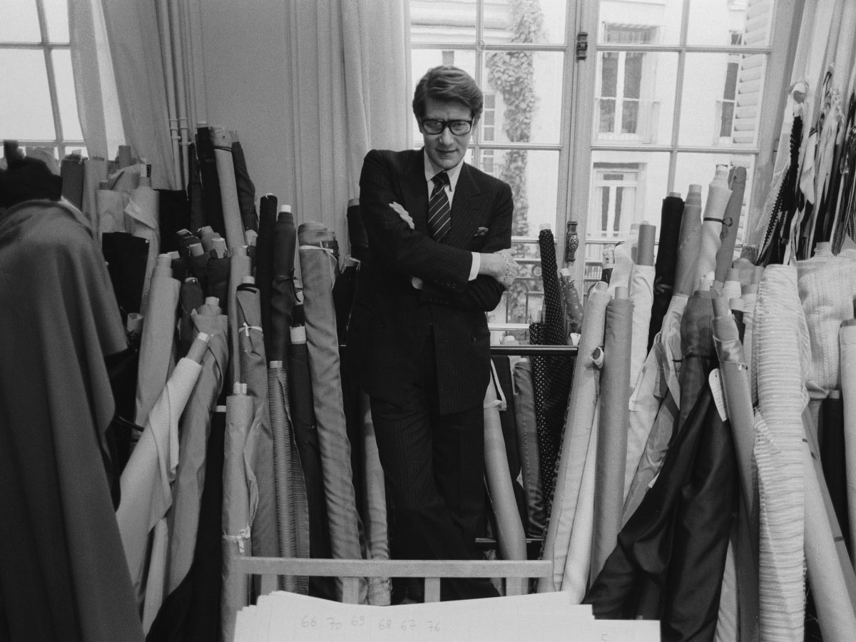 O oίκος Yves Saint Laurent οργανώνει μία επική έκθεση για τα 60 του χρόνια