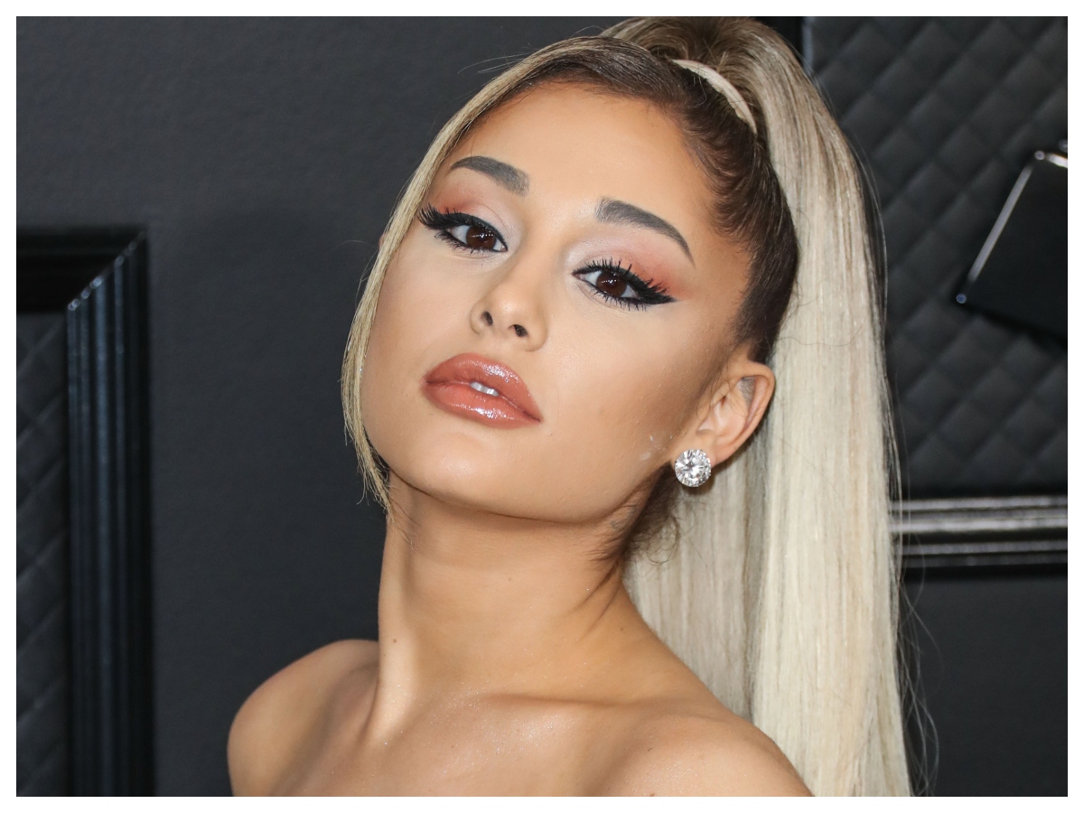 Δες την Ariana Grande χωρίς την εμβληματική της αλογοουρά