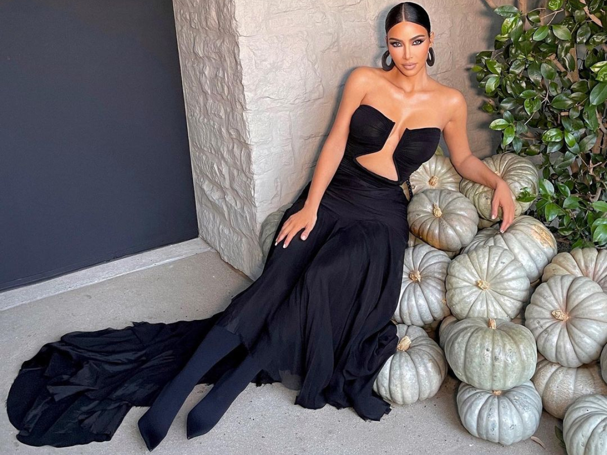 Kim Kardashian: Εκθαμβωτική με μαύρο φόρεμα στο γάμο της Paris Hilton