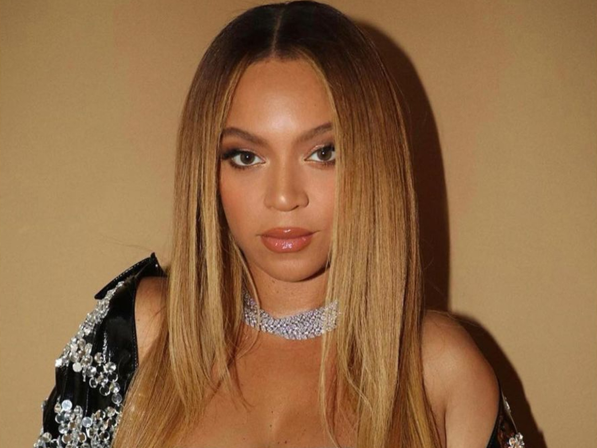 Το μανικιούρ της Beyonce προμηνύει τα Χριστούγεννα