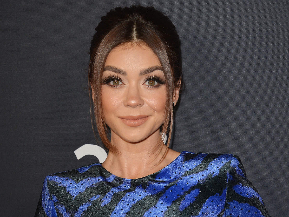 H Sarah Hyland βαρέθηκε τα μακριά μαλλιά και υιοθέτησε το ωραιότερο bixie ever