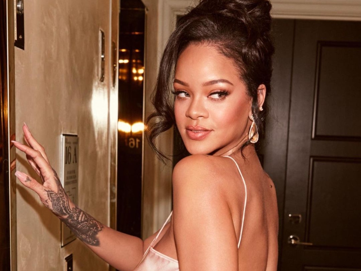 H Rihanna σου δείχνει πώς θα δημιουργήσεις το πιο ανατρεπτικό make up των γιορτών