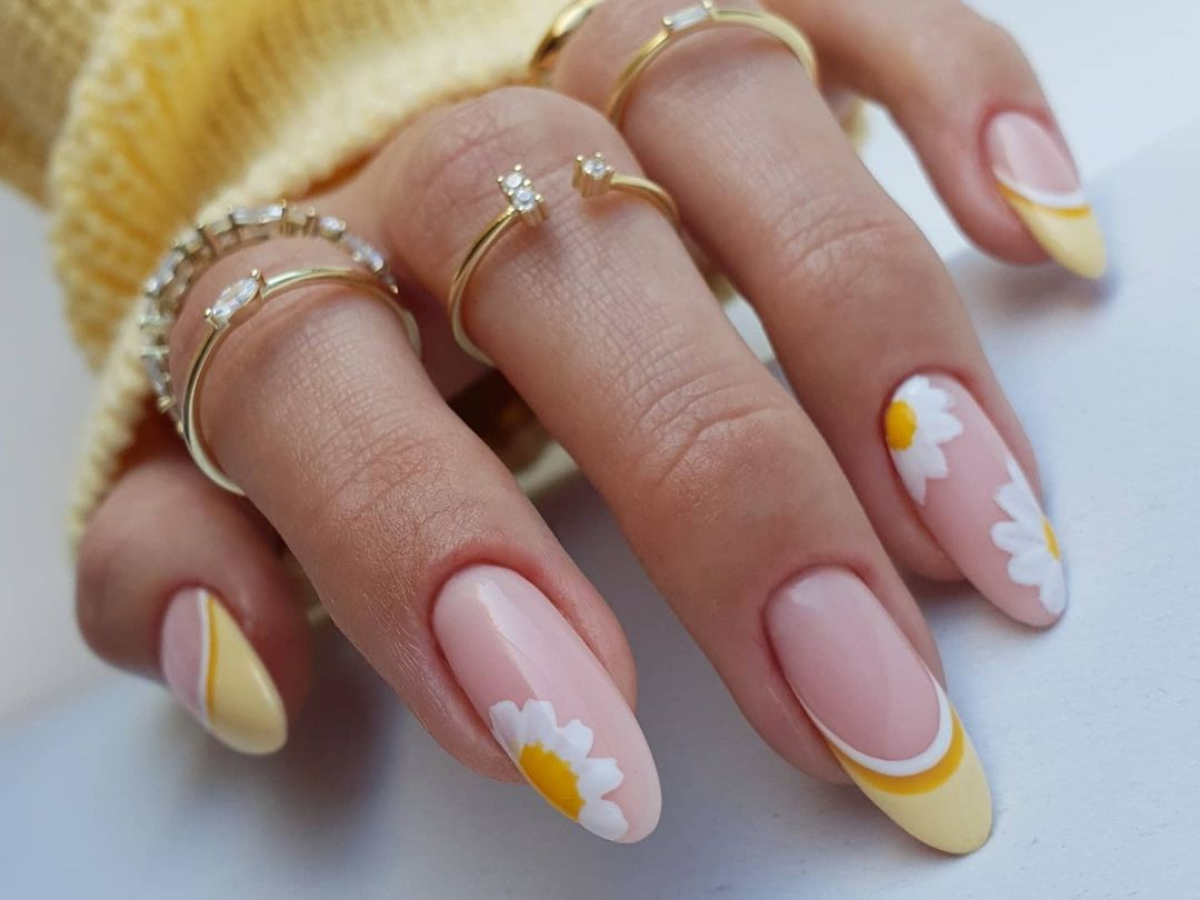 Δες πέντε εντυπωσιακά nail looks ενώ πίνεις τον πρωινό καφέ σου