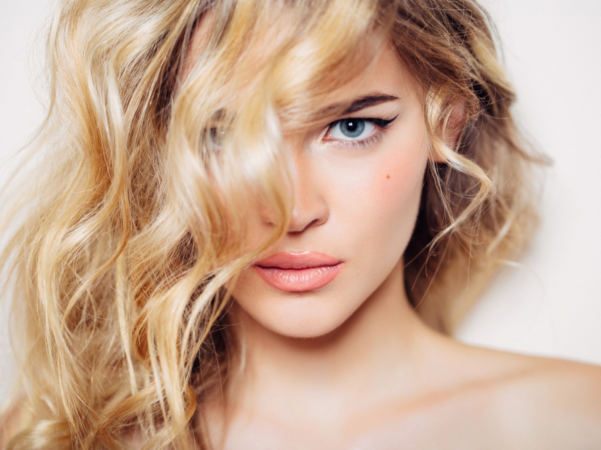 Ελαιόλαδο: Το φυσικό συστατικό που χαρίζει τέλεια όψη στα μαλλιά σου