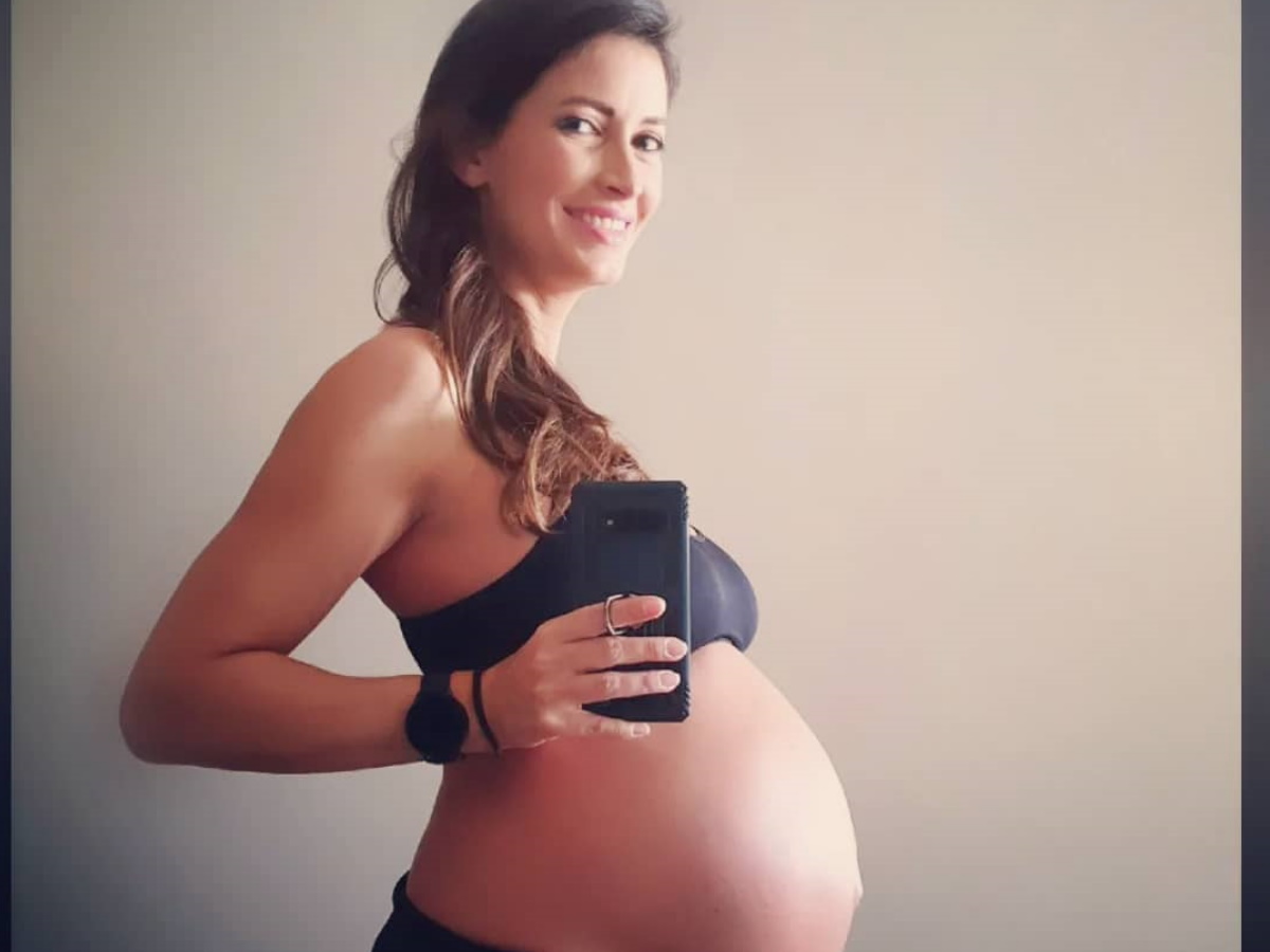 Μάρα Δαρμουσλή: Μας δείχνει καρέ καρέ πόσο φούσκωνε η κοιλιά της κατά τη διάρκεια της εγκυμοσύνης