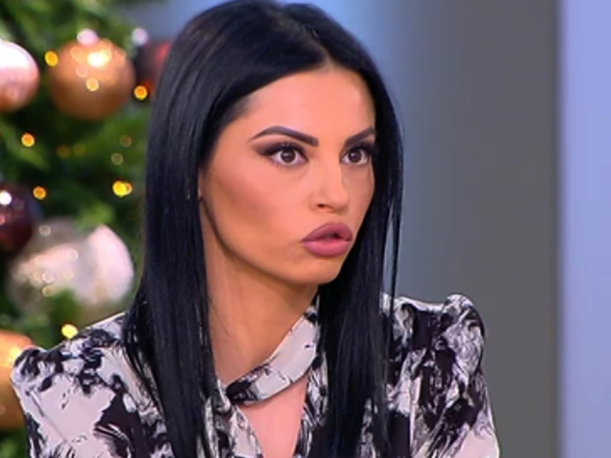 Δήμητρα Αλεξανδράκη: Η σοκαριστική αποκάλυψη για το bullying που δέχεται ο αδελφός της – «Έχω βίντεο που τον κλωτσάνε»