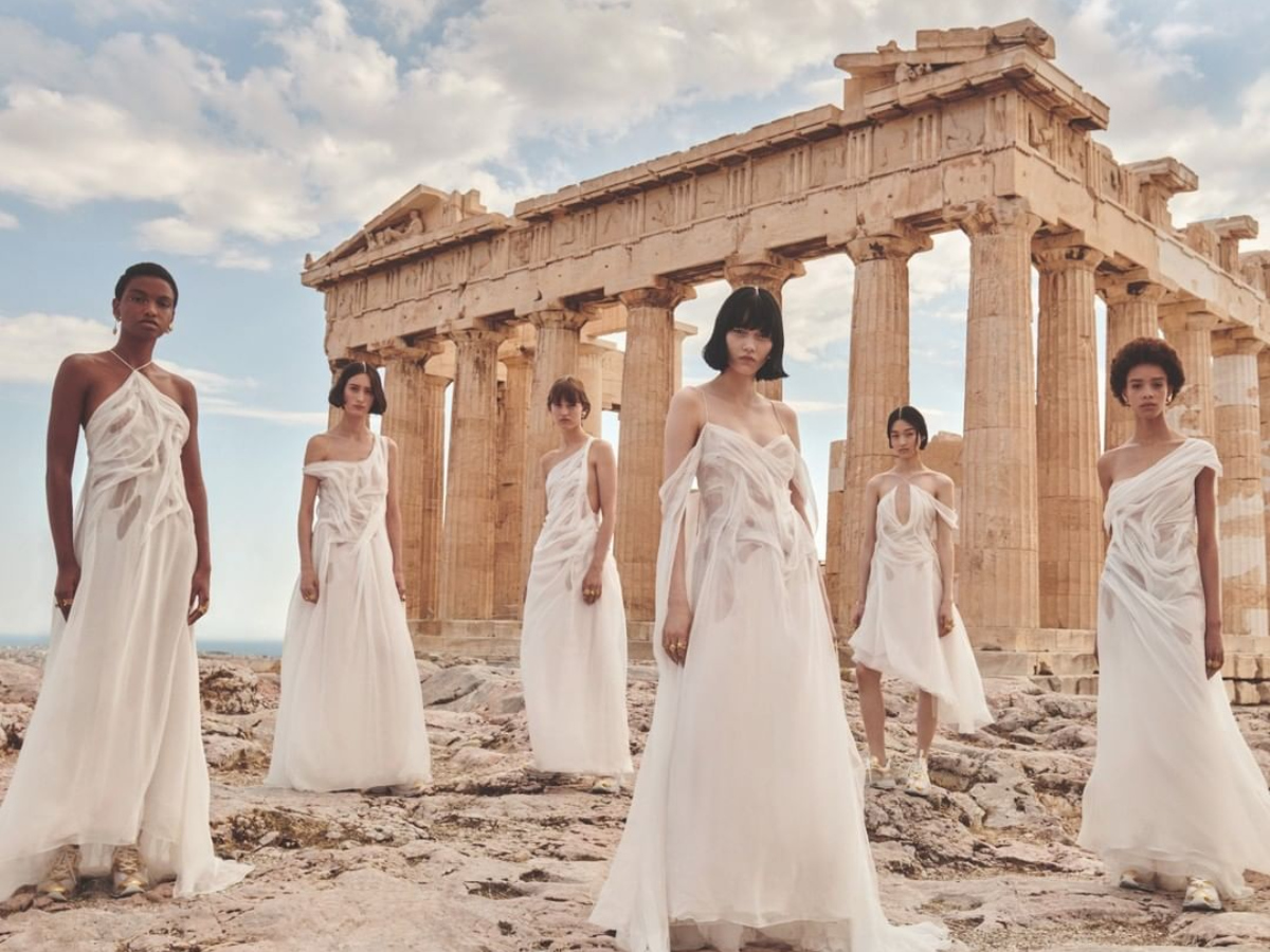 Ο οίκος Dior επιστρέφει στην Ακρόπολη 60 χρόνια μετά με μία επική φωτογράφηση