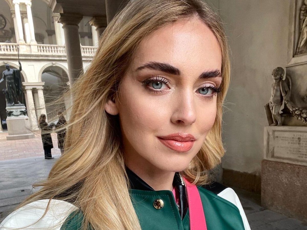 Η Chiara Ferragni αποκαλύπτει το φυσικό χρώμα των μαλλιών και είναι ότι ωραιότερο έχεις δει τελευταία