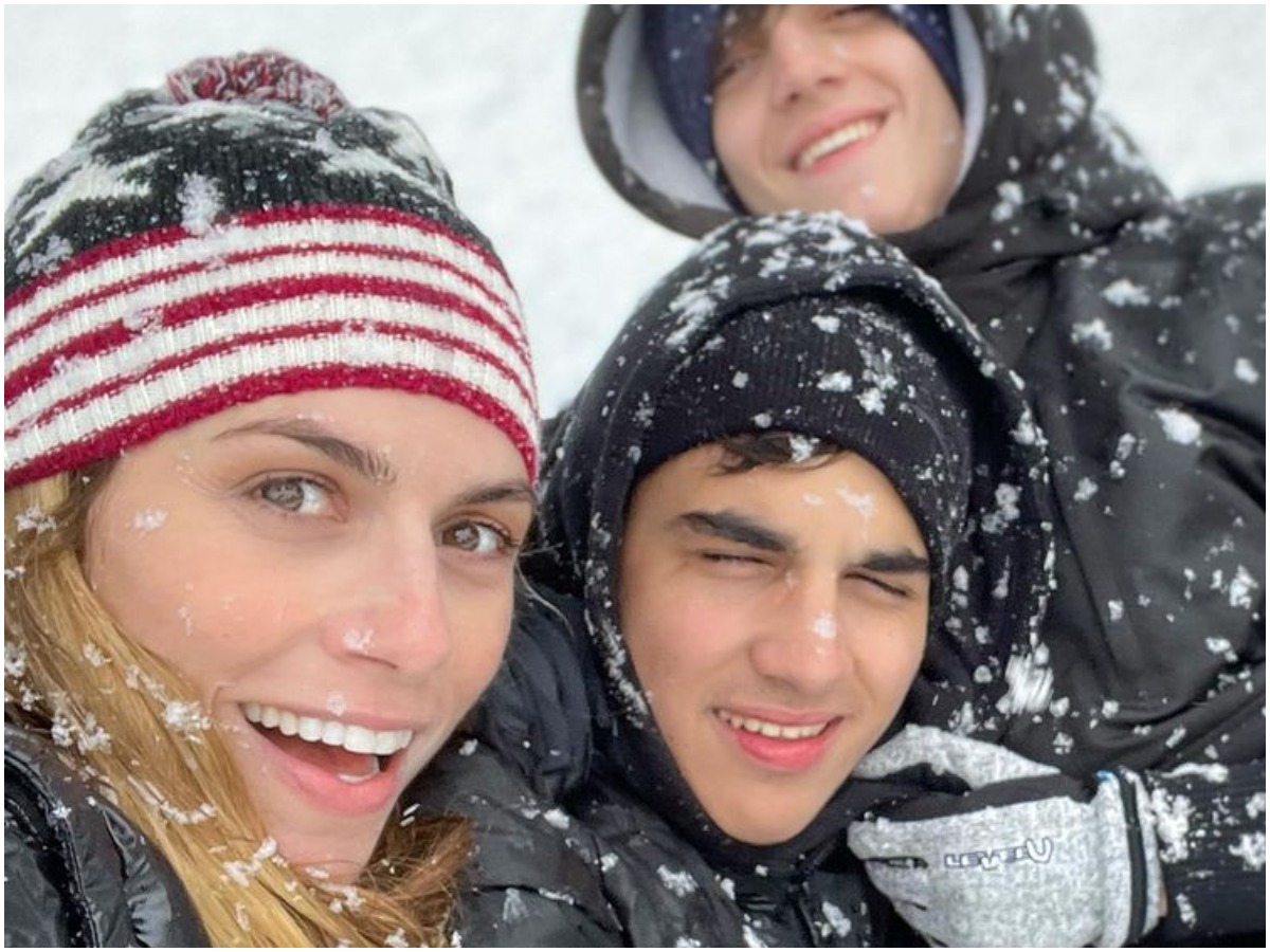 Ντορέττα Παπαδημητρίου: Παιχνίδια στο χιόνι με τους δυο γιους της