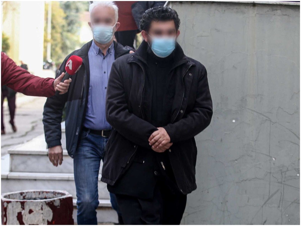 Κακοποίηση Κάτω Πατήσια: Νέες αποκαλύψεις κατά την απολογία του Ιερέα- «Είχα σχέση από τα 16 μου μαζί του»
