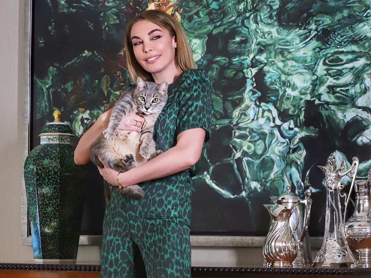 Τατιάνα Στεφανίδου: Ποζάρει αγκαλιά με τον γάτο της και στέλνει ένα δυνατό μήνυμα για την αγάπη